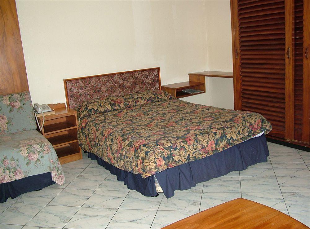 Southern Cross Hotel Suva Extérieur photo